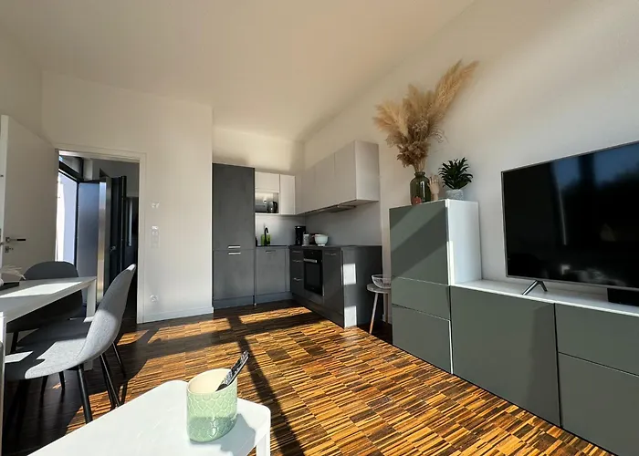 Helle In Architektenhaus Mit Garten Und Pool Belzig